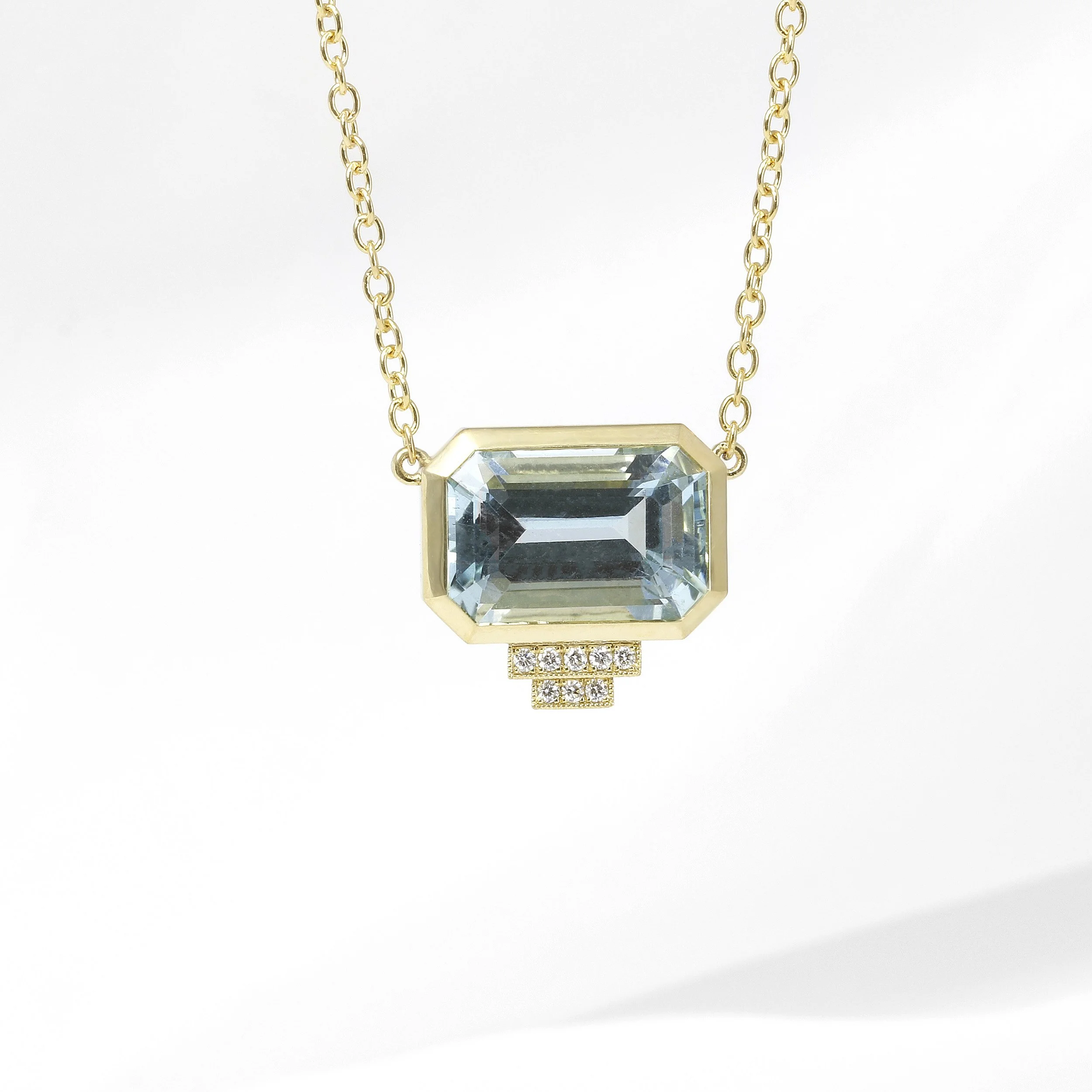 Aquamarine and Diamond Pendant in Yellow Gold