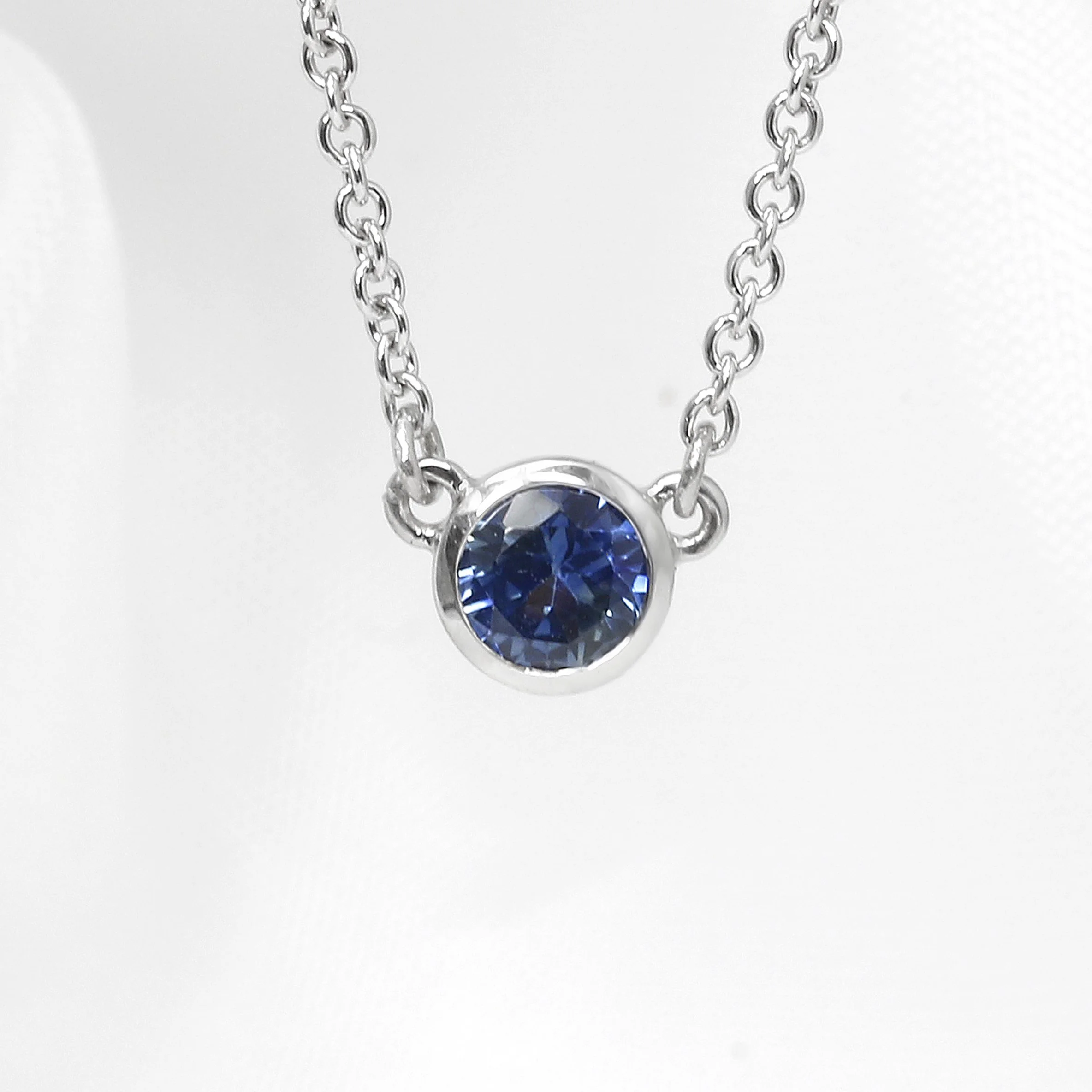 Sapphire Pendant in White Gold
