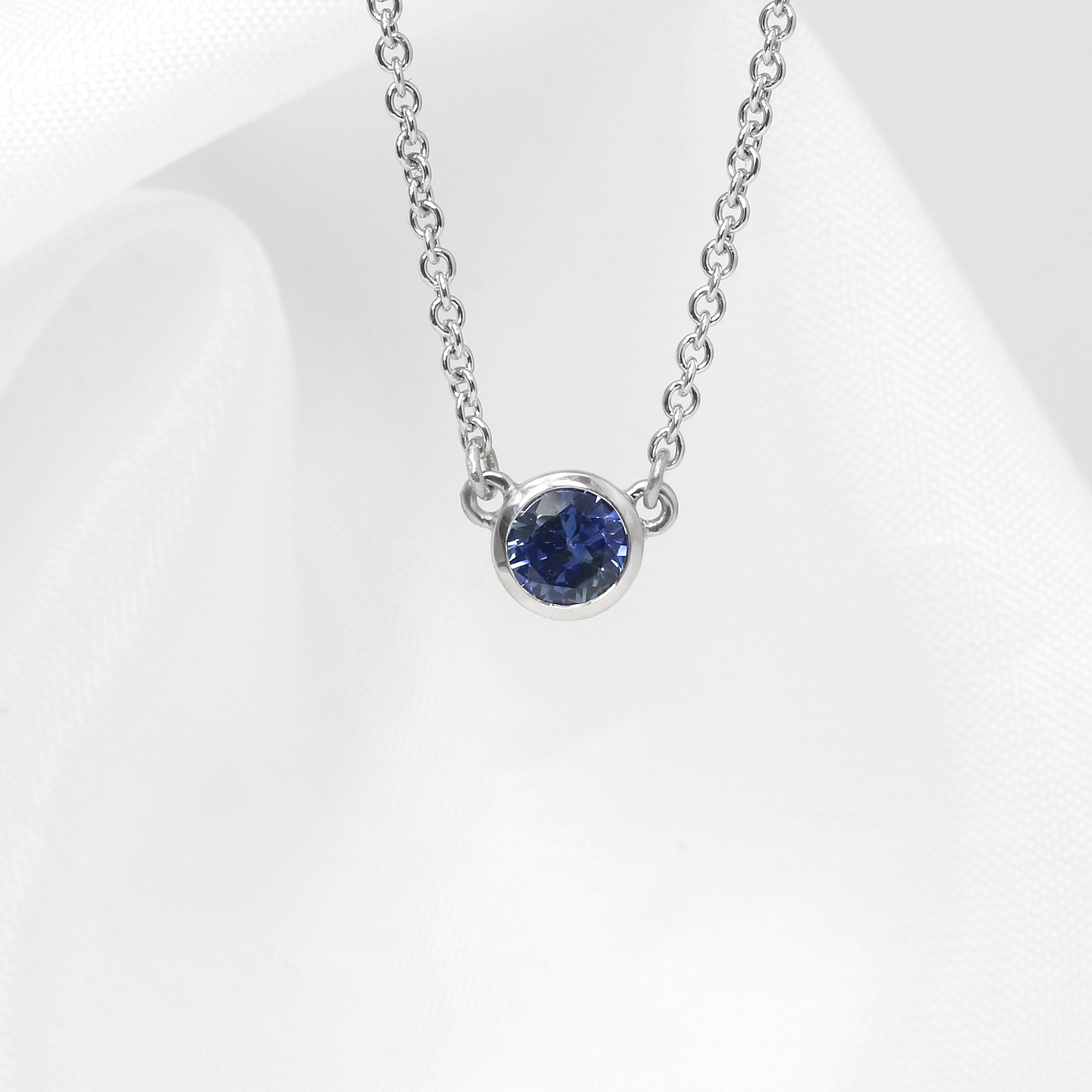 Sapphire Pendant in White Gold