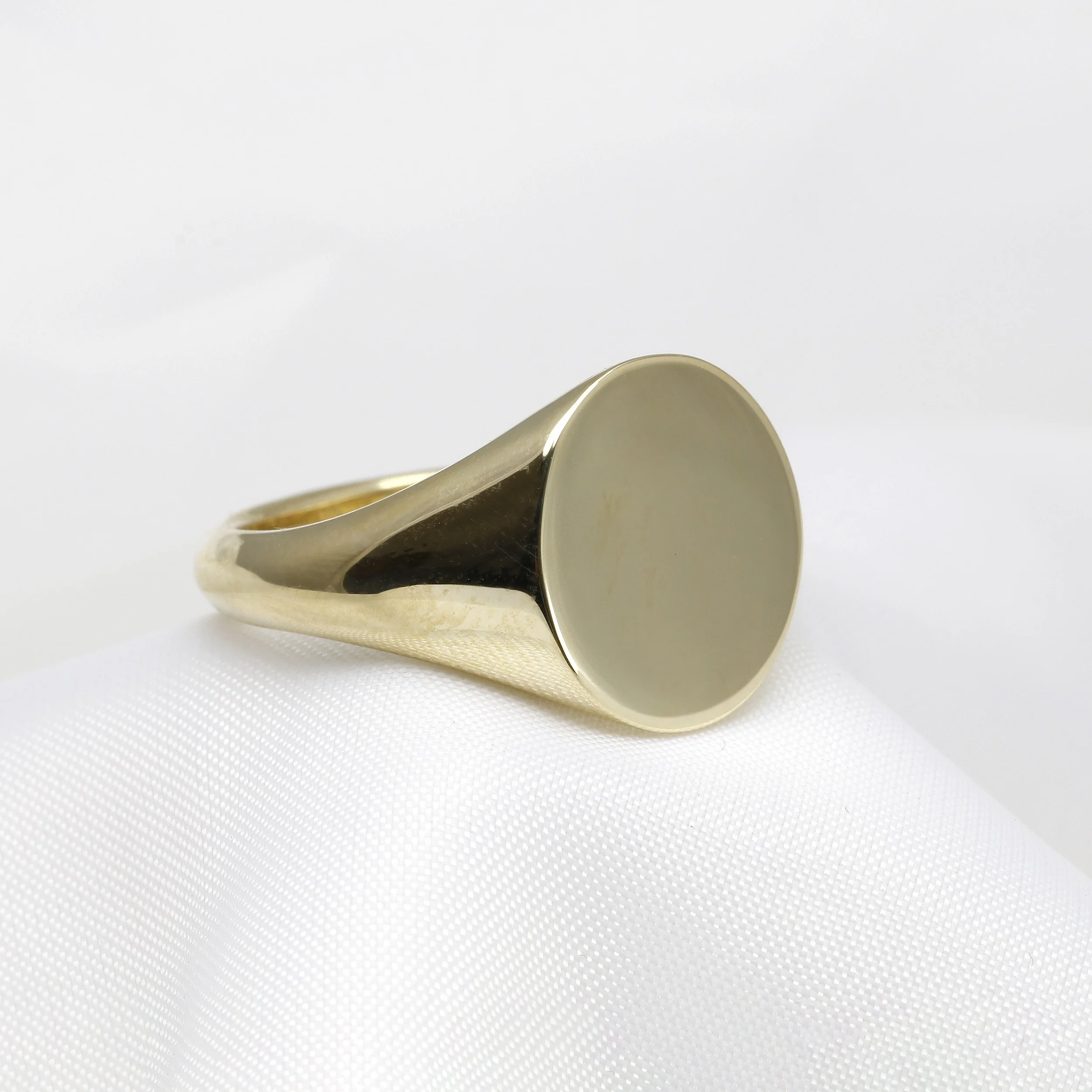14×12mm Oval Signet Ring in 9ct Yellow Gold