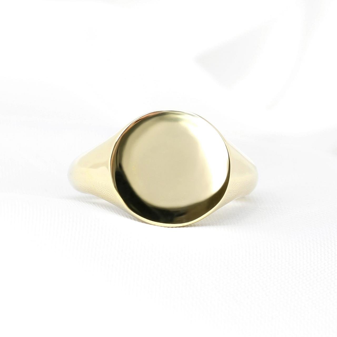 12mm Round Signet Ring in Yellow Gold