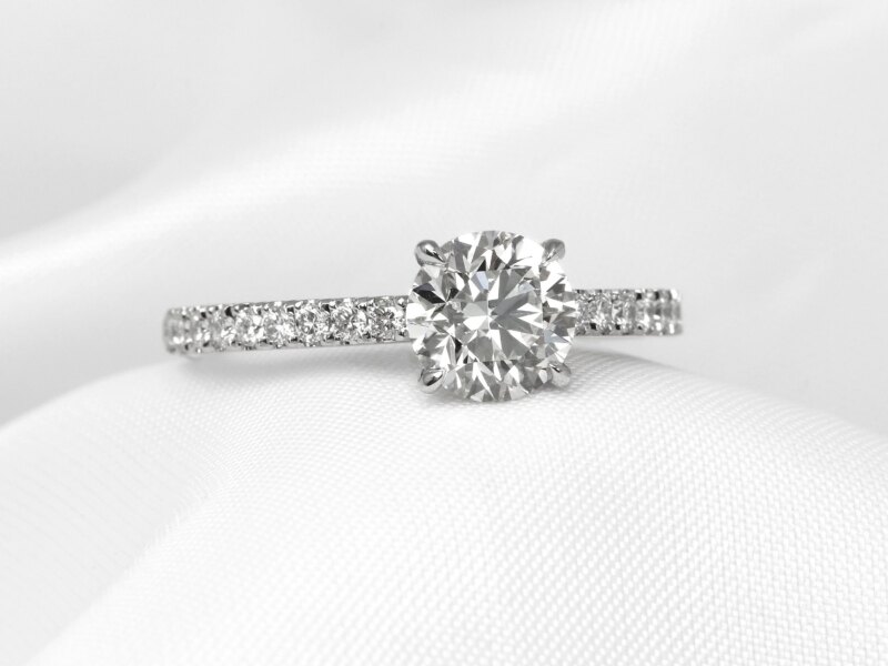 Timothy Roe Claw Set 0.90ct Diamond Solitaire Ring in Platinum