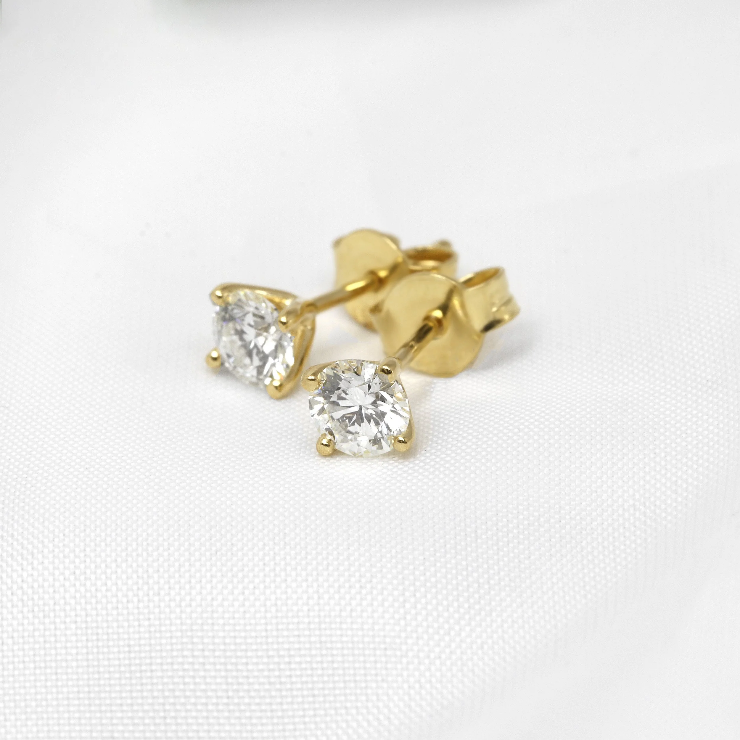 Diamond Solitaire Stud Earrings in 18ct Yellow Gold