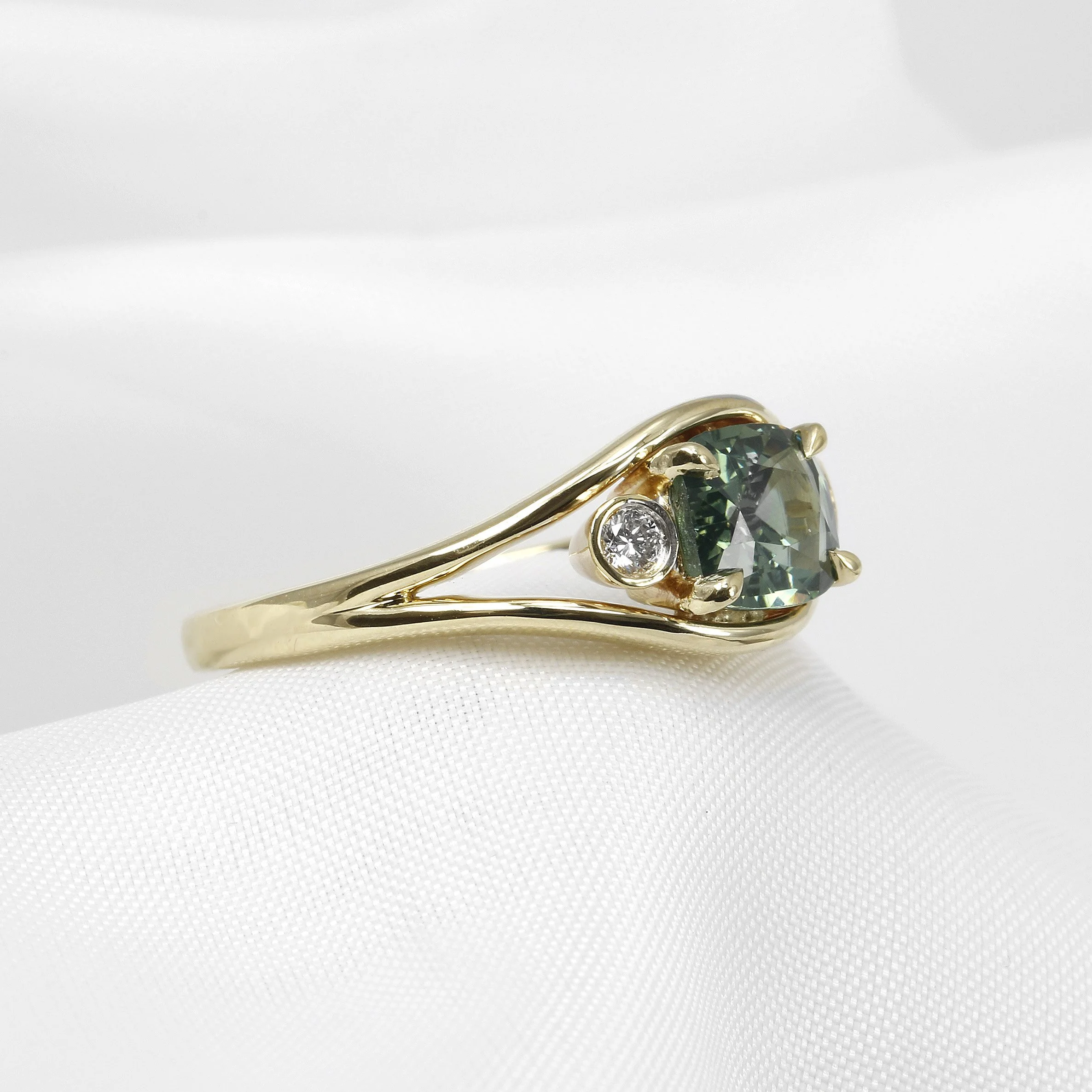 Teal Sapphire and Diamond Ring in 9ct Yellow Gold