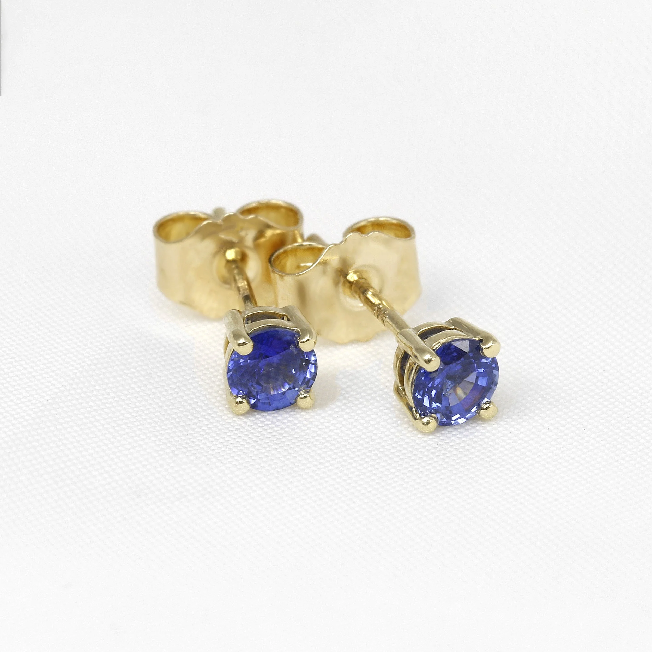 Sapphire Stud Earrings in 9ct Yellow Gold