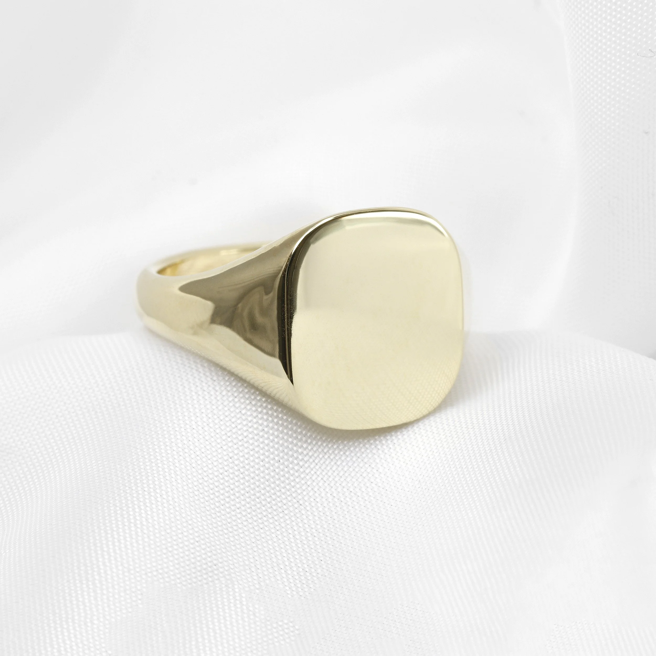 Cushion Signet Ring in Yellow Gold