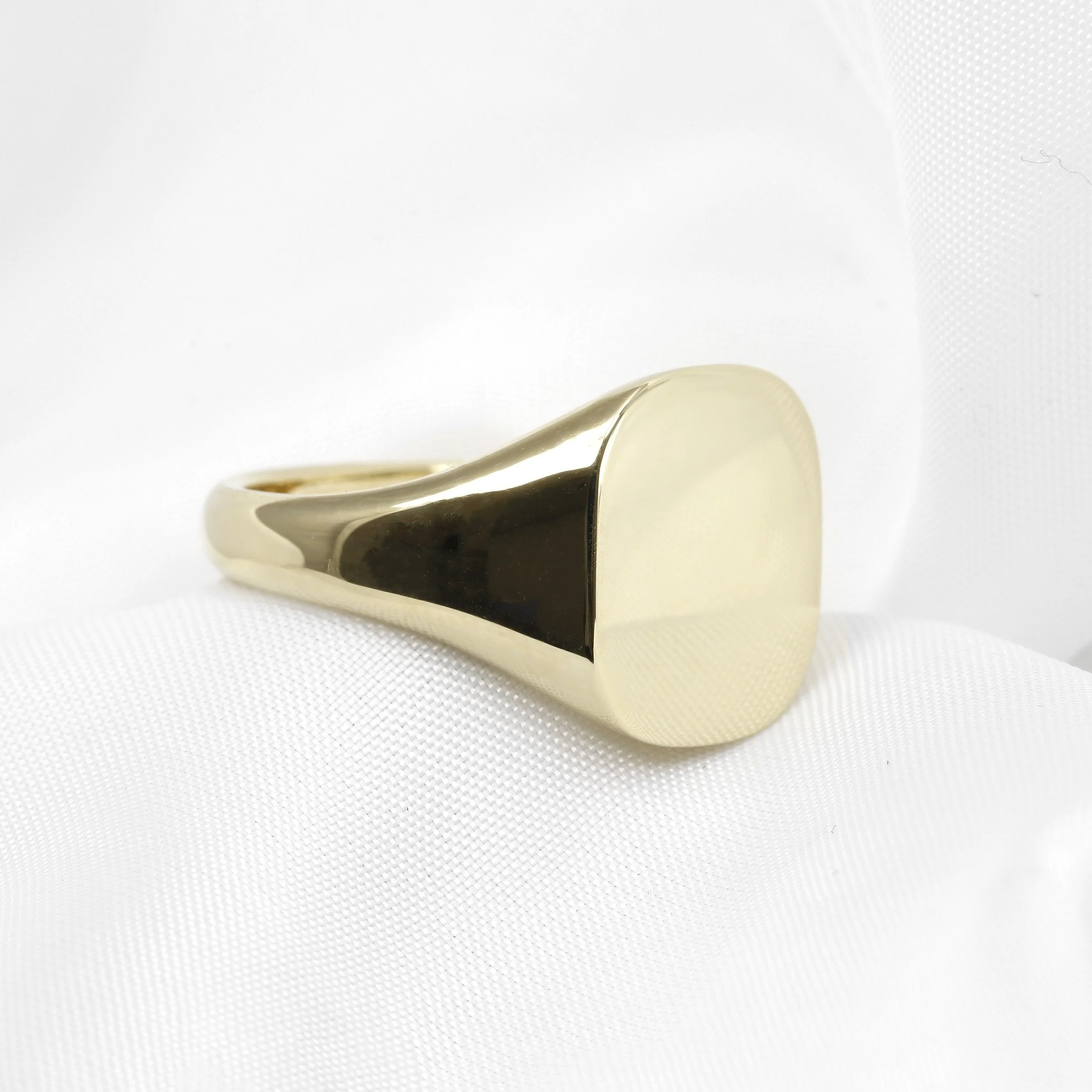 Cushion Signet Ring in Yellow Gold