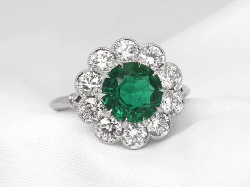 Emerald and Diamond Daisy Cluster Ring in Platinum