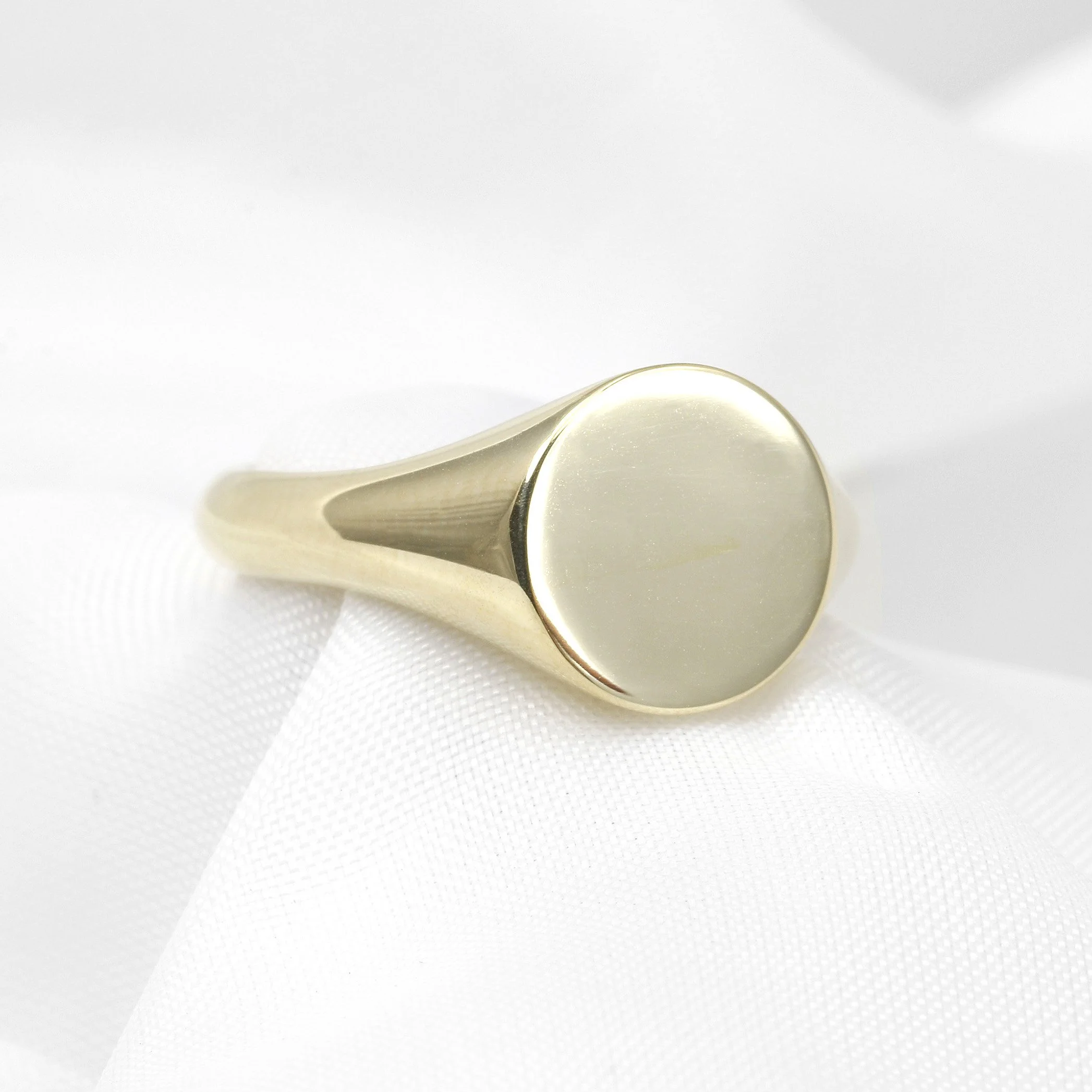 10mm Round Signet Ring in 9ct Yellow Gold