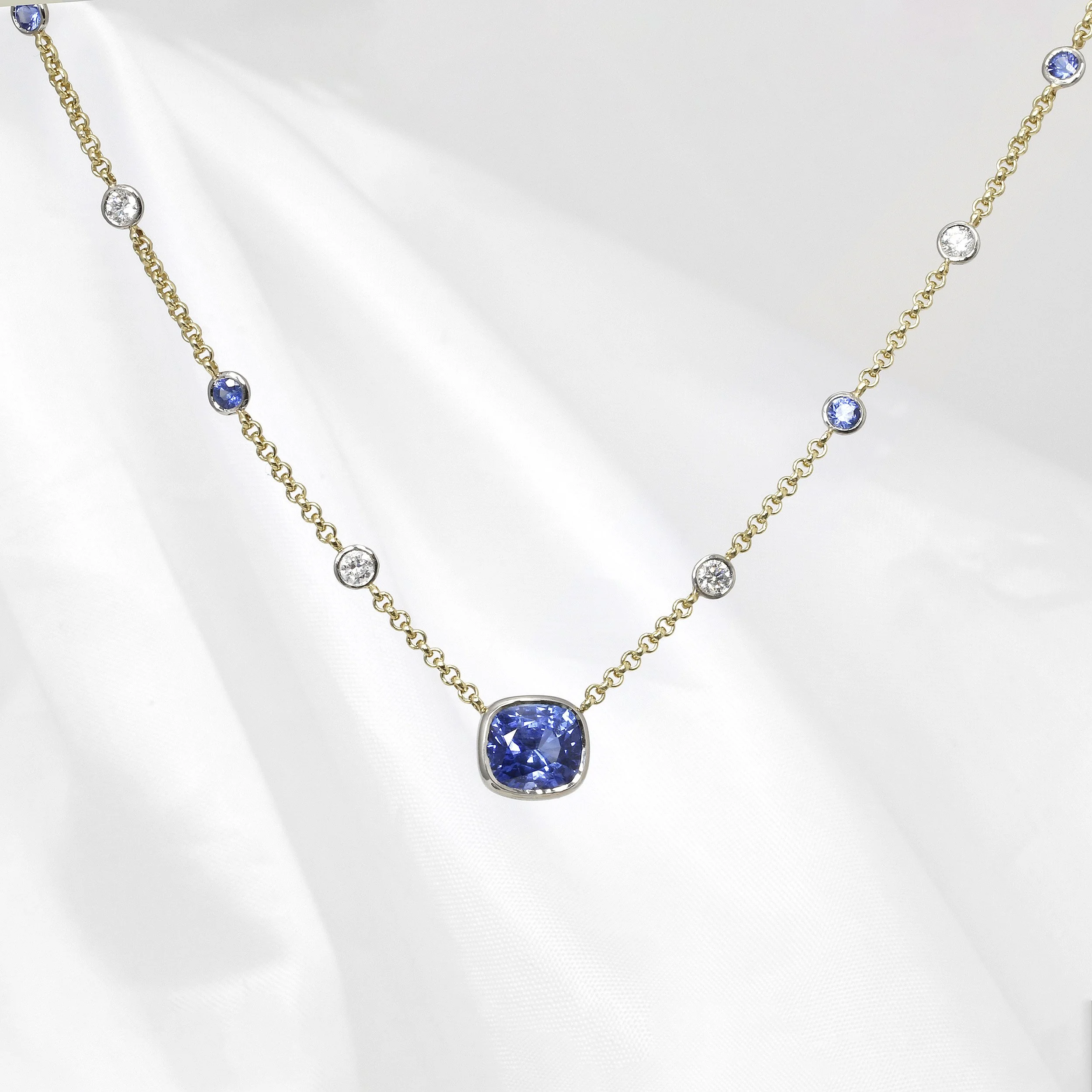 Sapphire and Diamond Necklace in Yellow Gold and Platinum