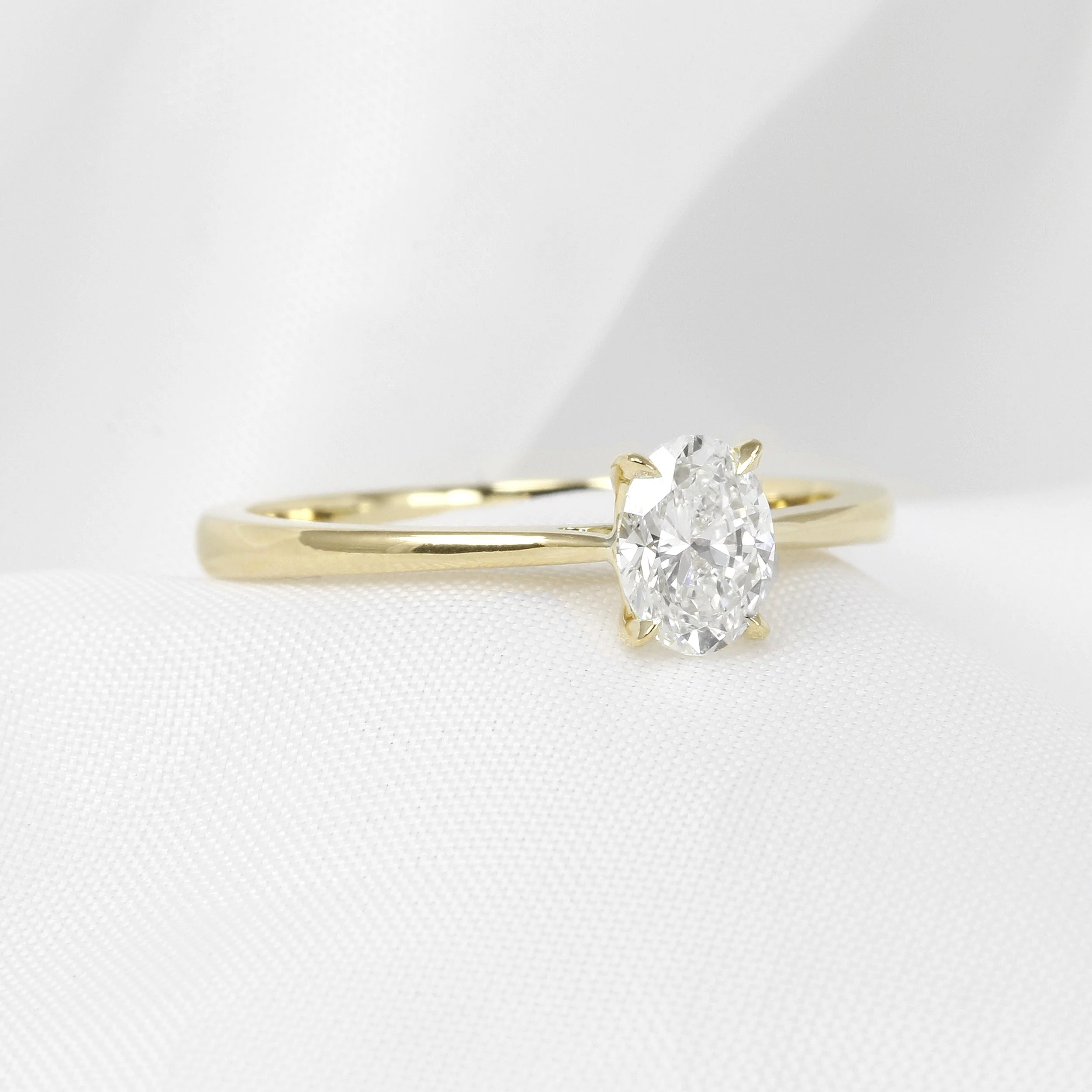 gold diamond ring