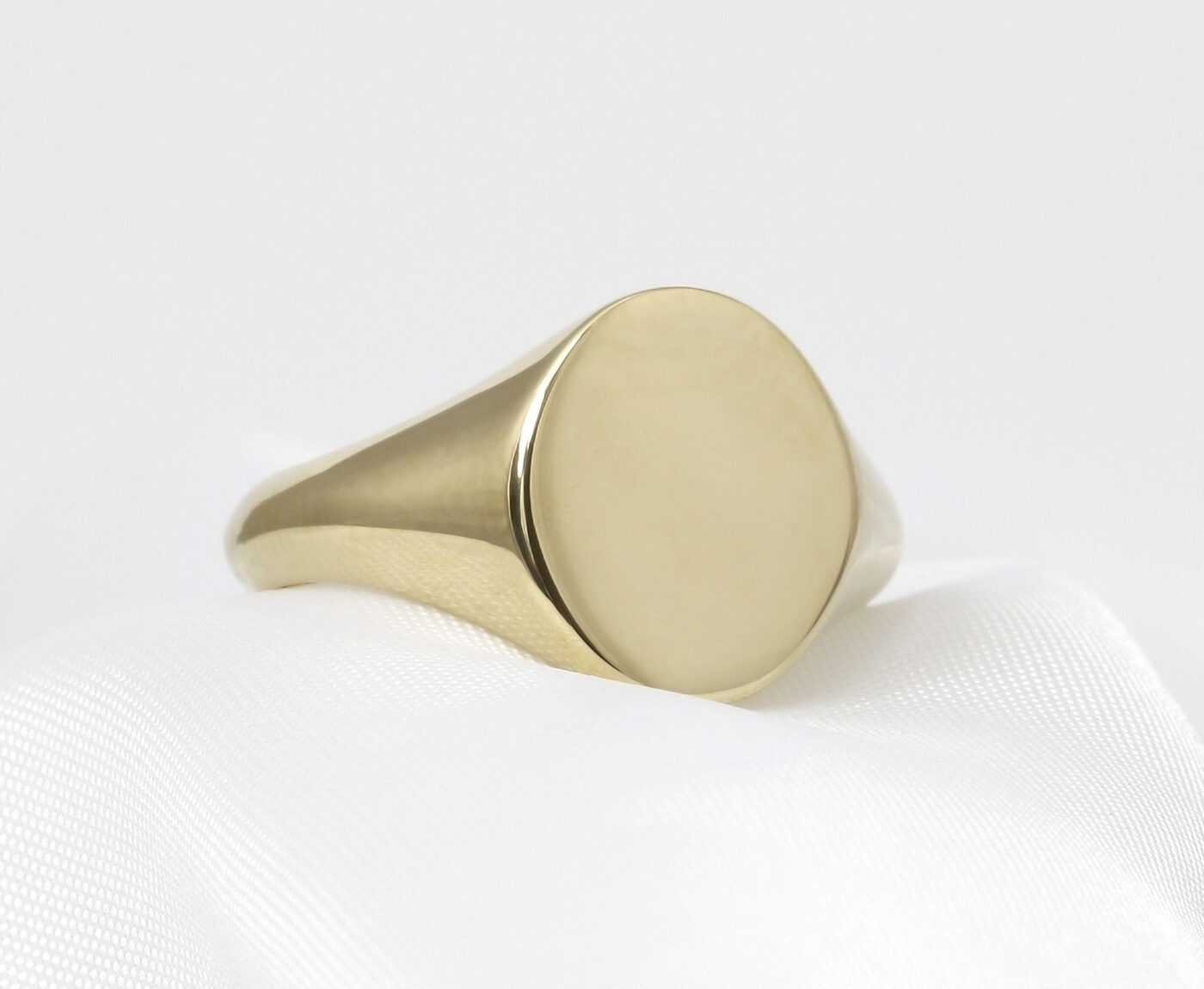 12x10mm Oval Signet Ring in 9ct Yellow Gold