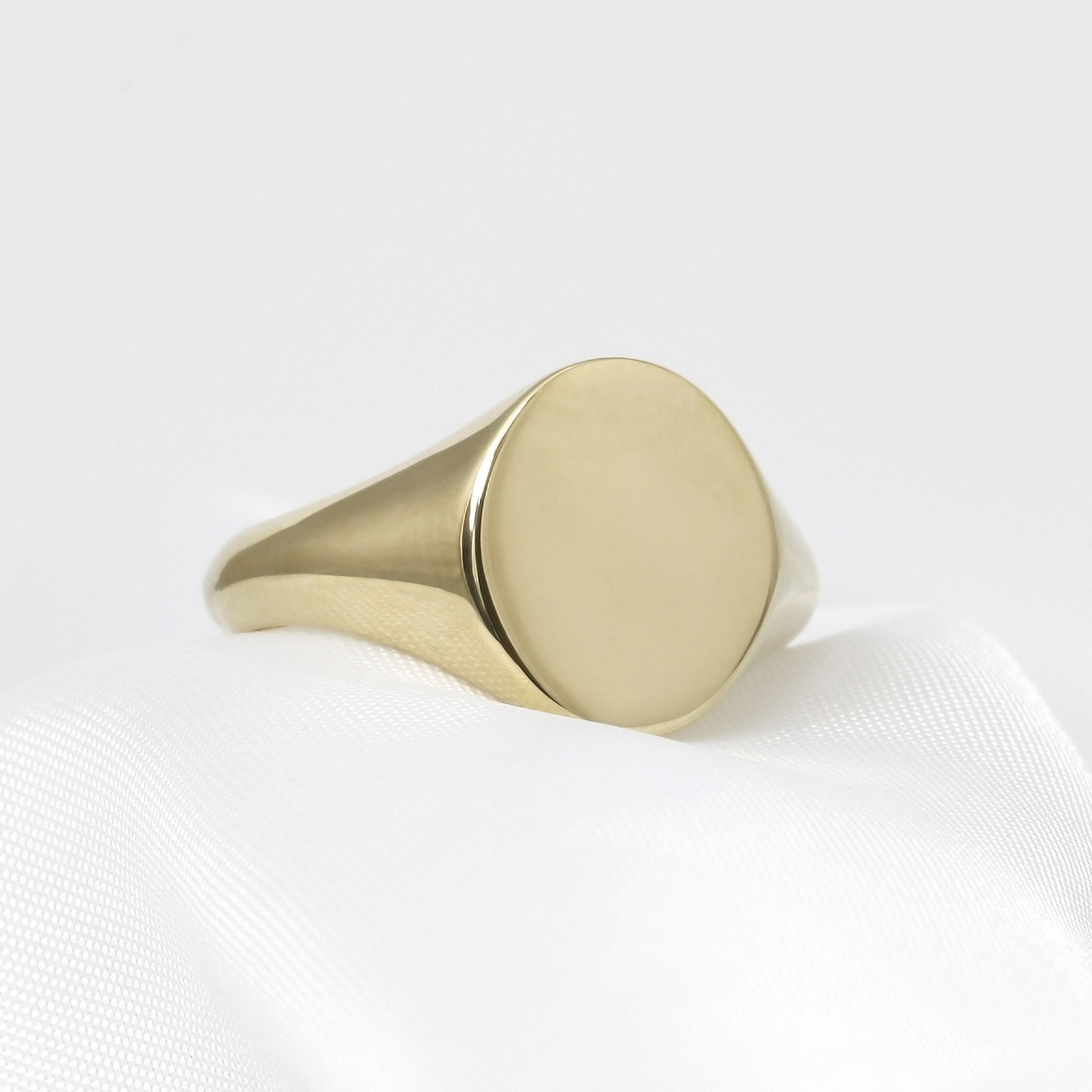 12x10mm Oval Signet Ring in 9ct Yellow Gold