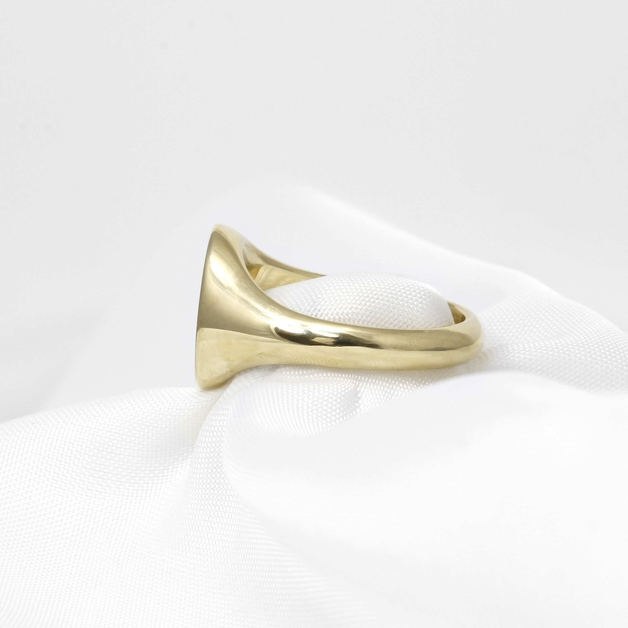 12x10mm Oval Signet Ring in 9ct Yellow Gold