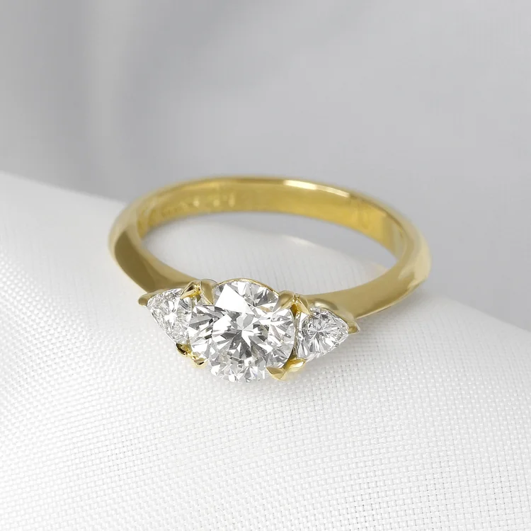 gold diamond ring