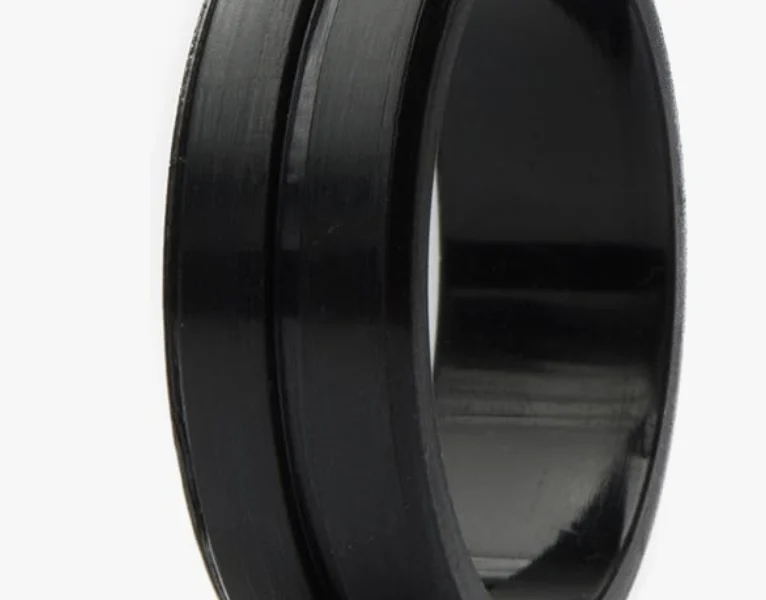 Black silicone breakaway ring