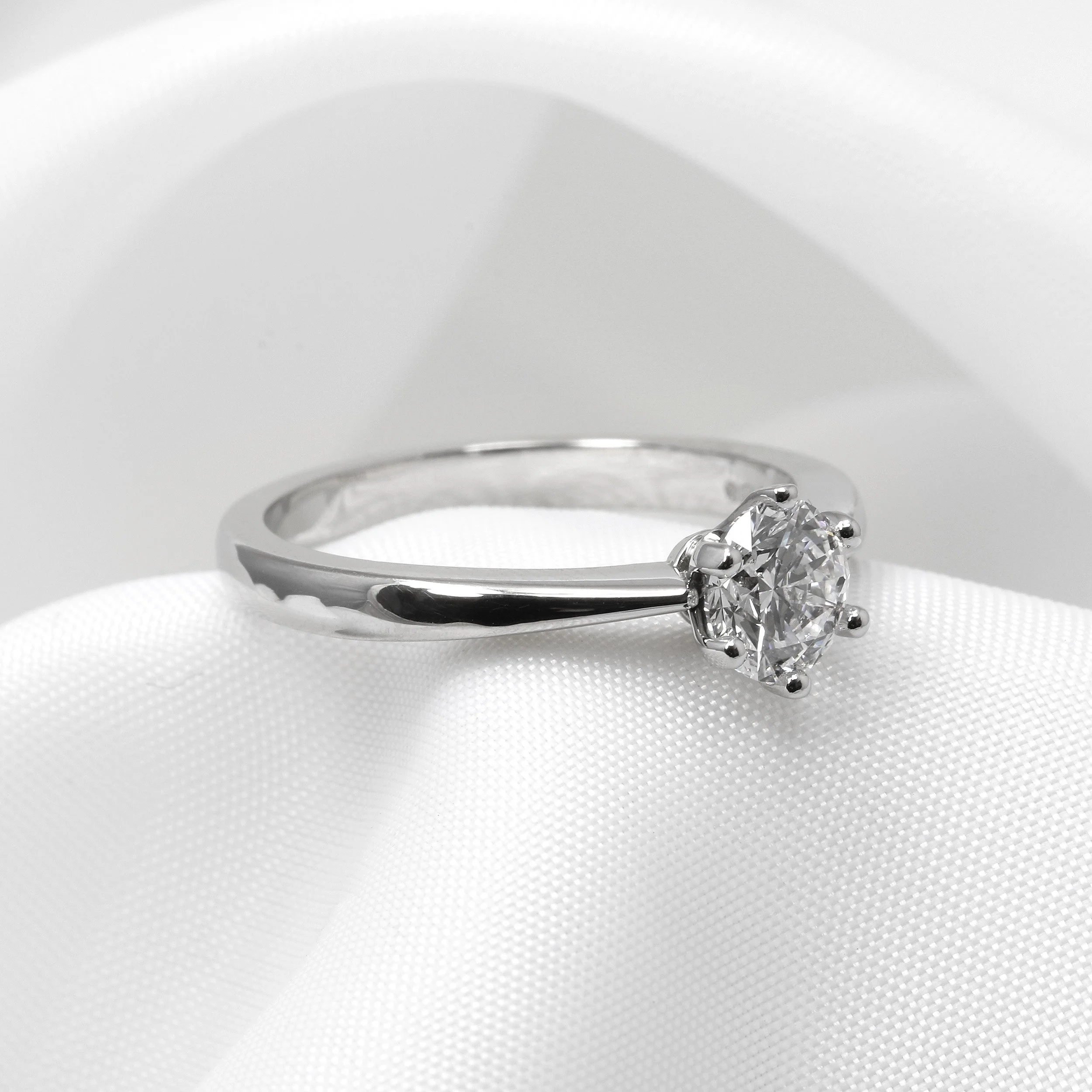 0.70ct Diamond Solitaire Ring in Platinum