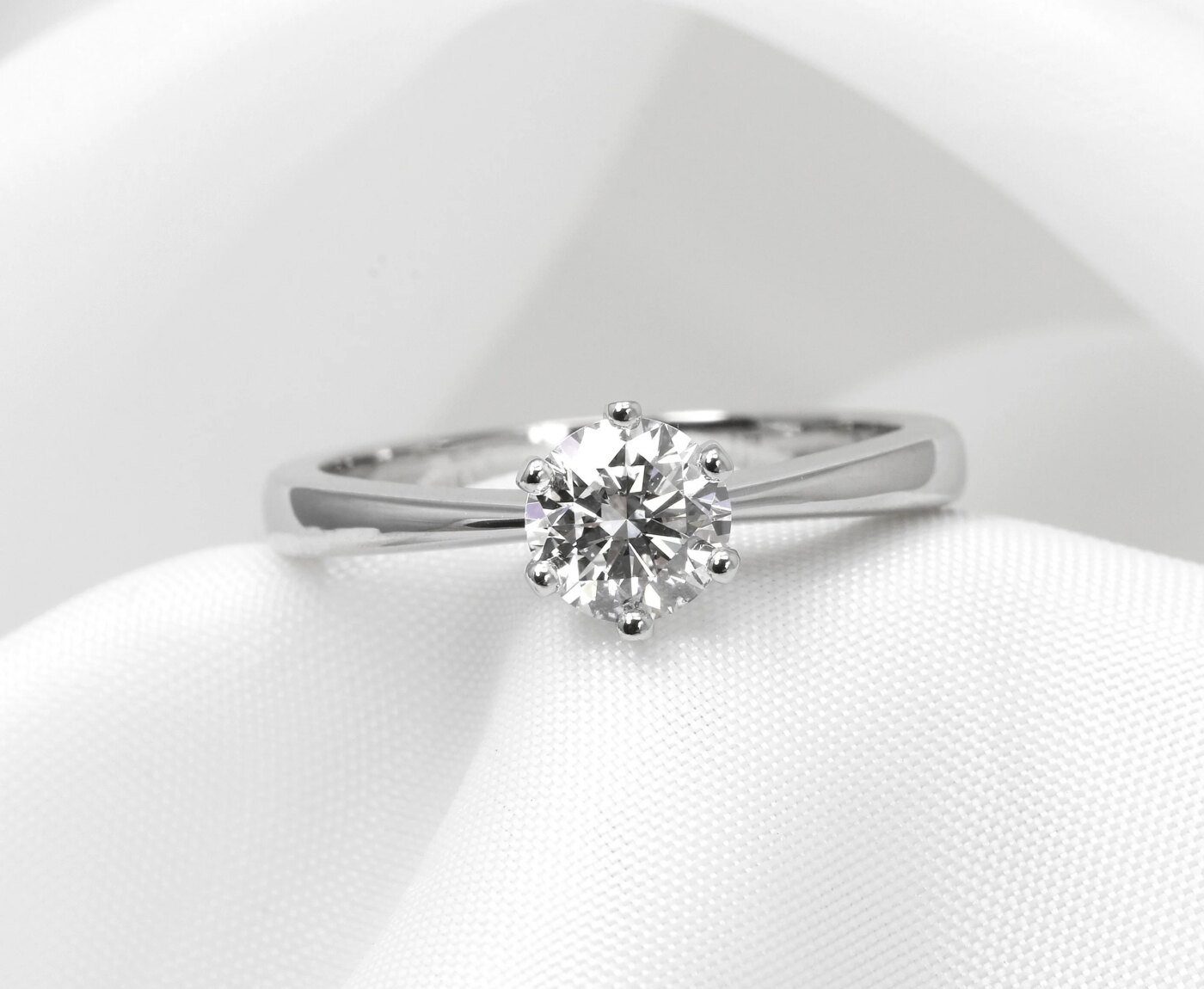 0.70ct Diamond Solitaire Ring in Platinum 