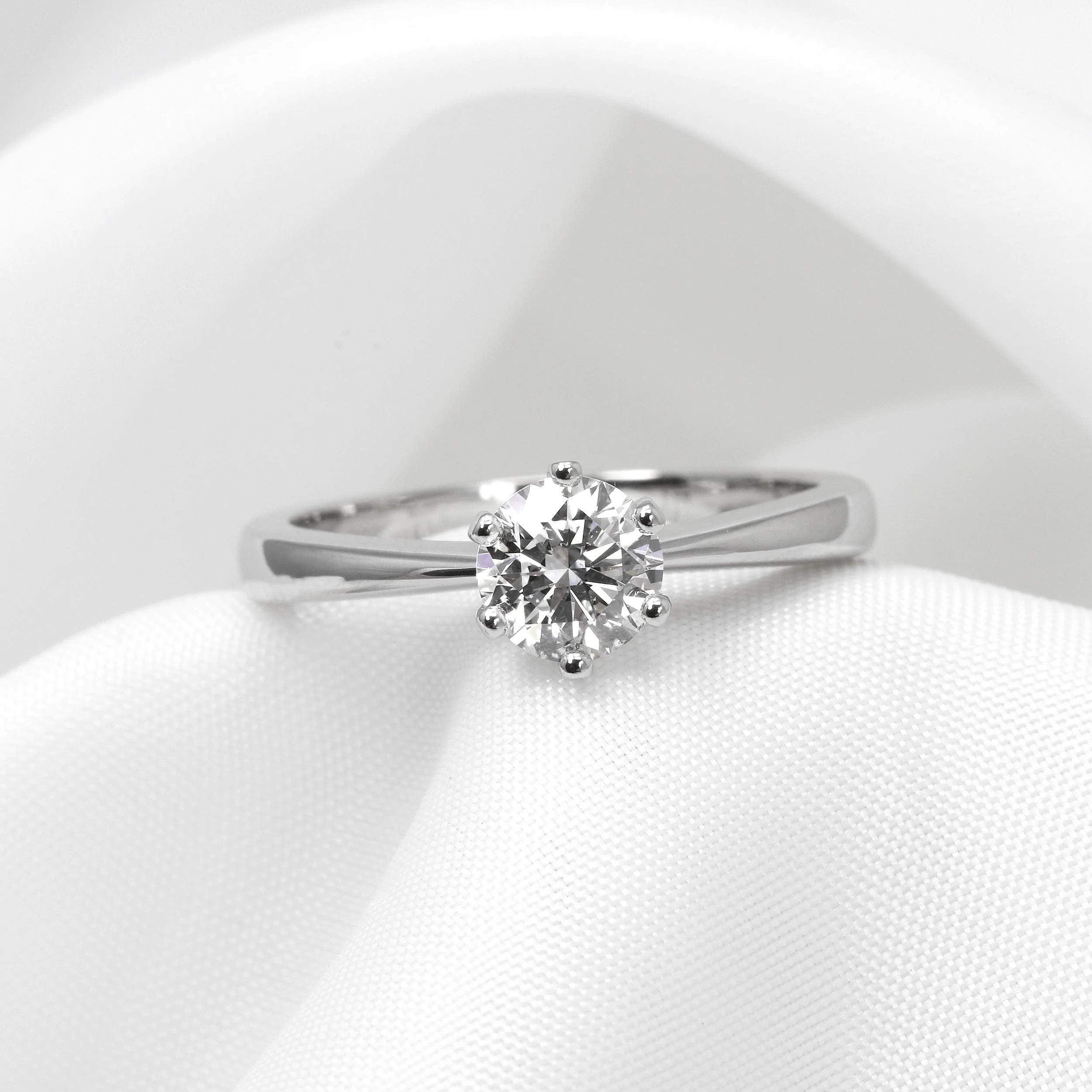 0.70ct Diamond Solitaire Ring in Platinum