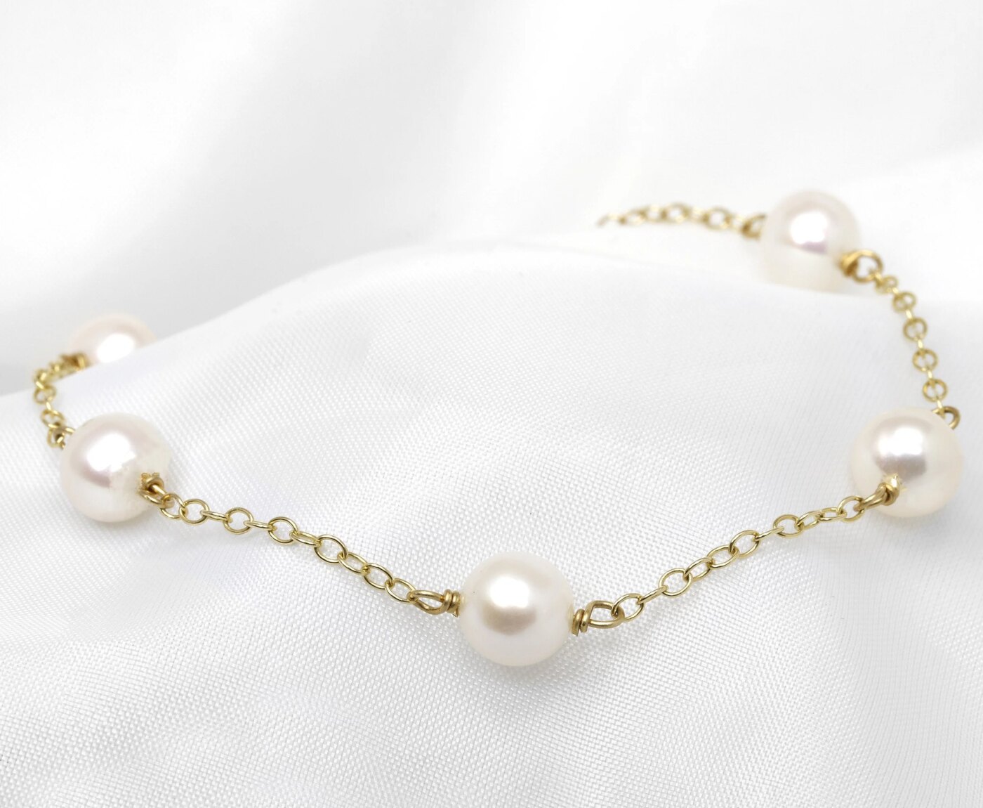 Pearl Station Bracelet in 9ct Yellow Gold