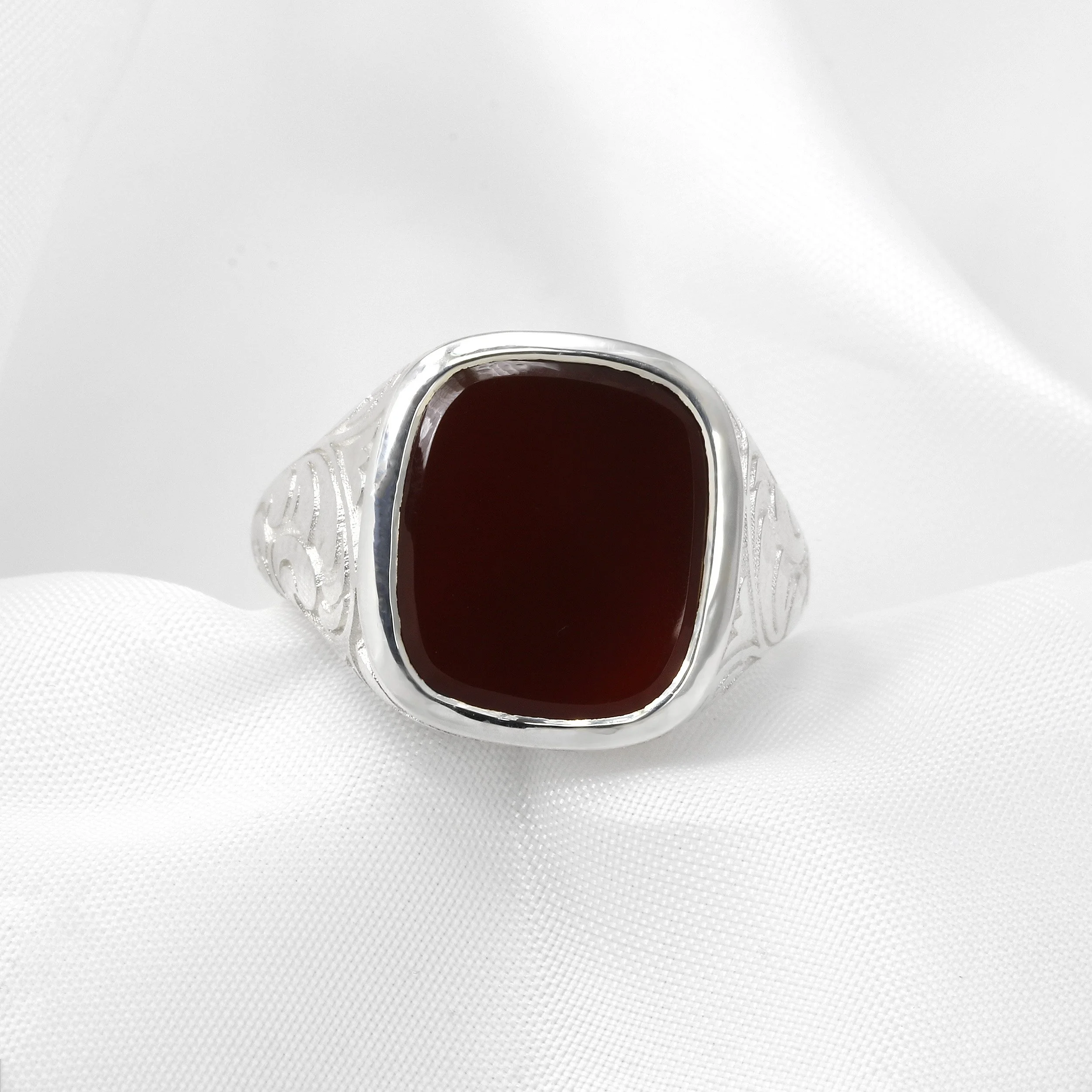 Cornelian Signet Ring with Engraved Shoulders