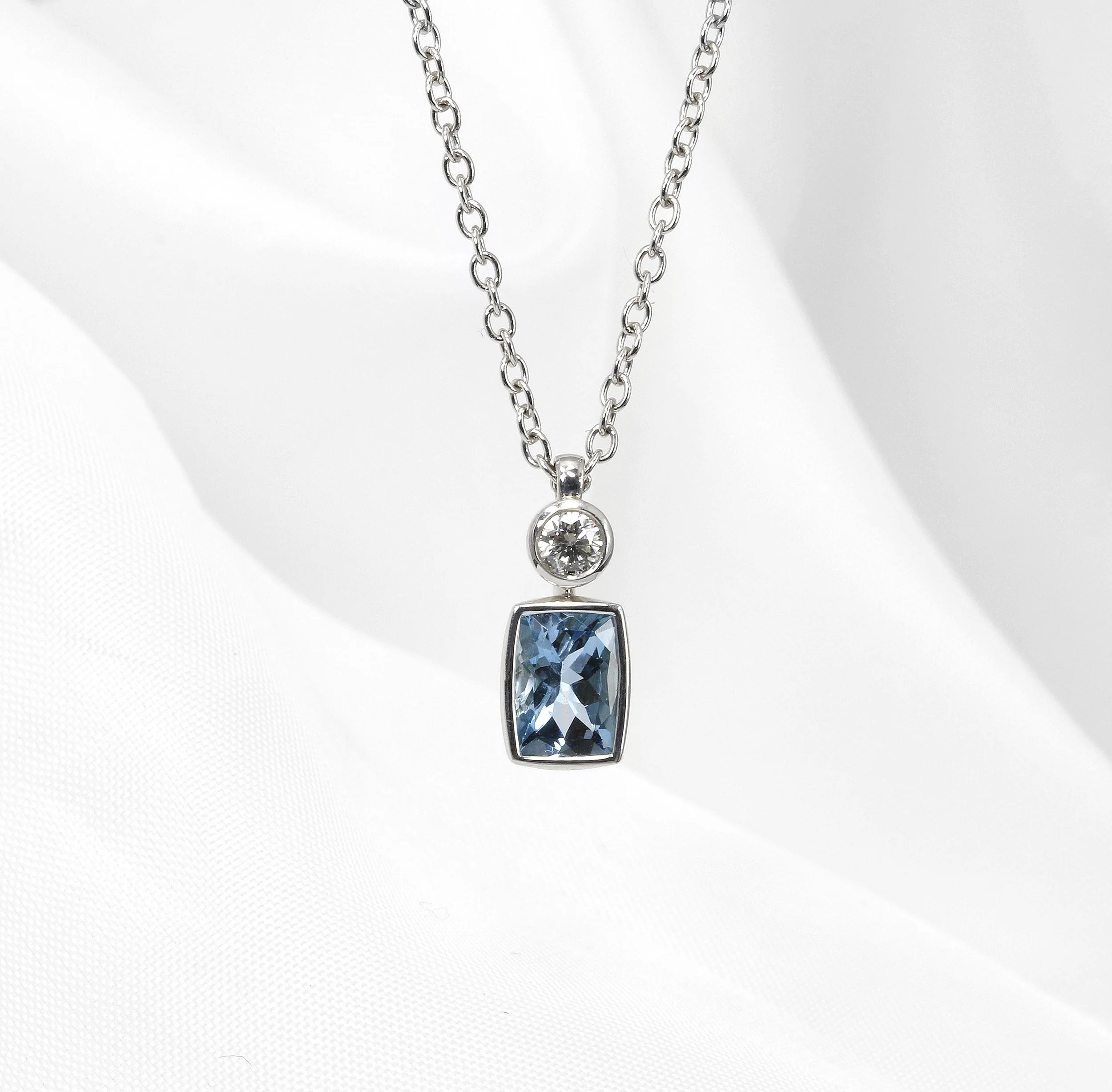 Aquamarine and Diamond Pendant in White Gold