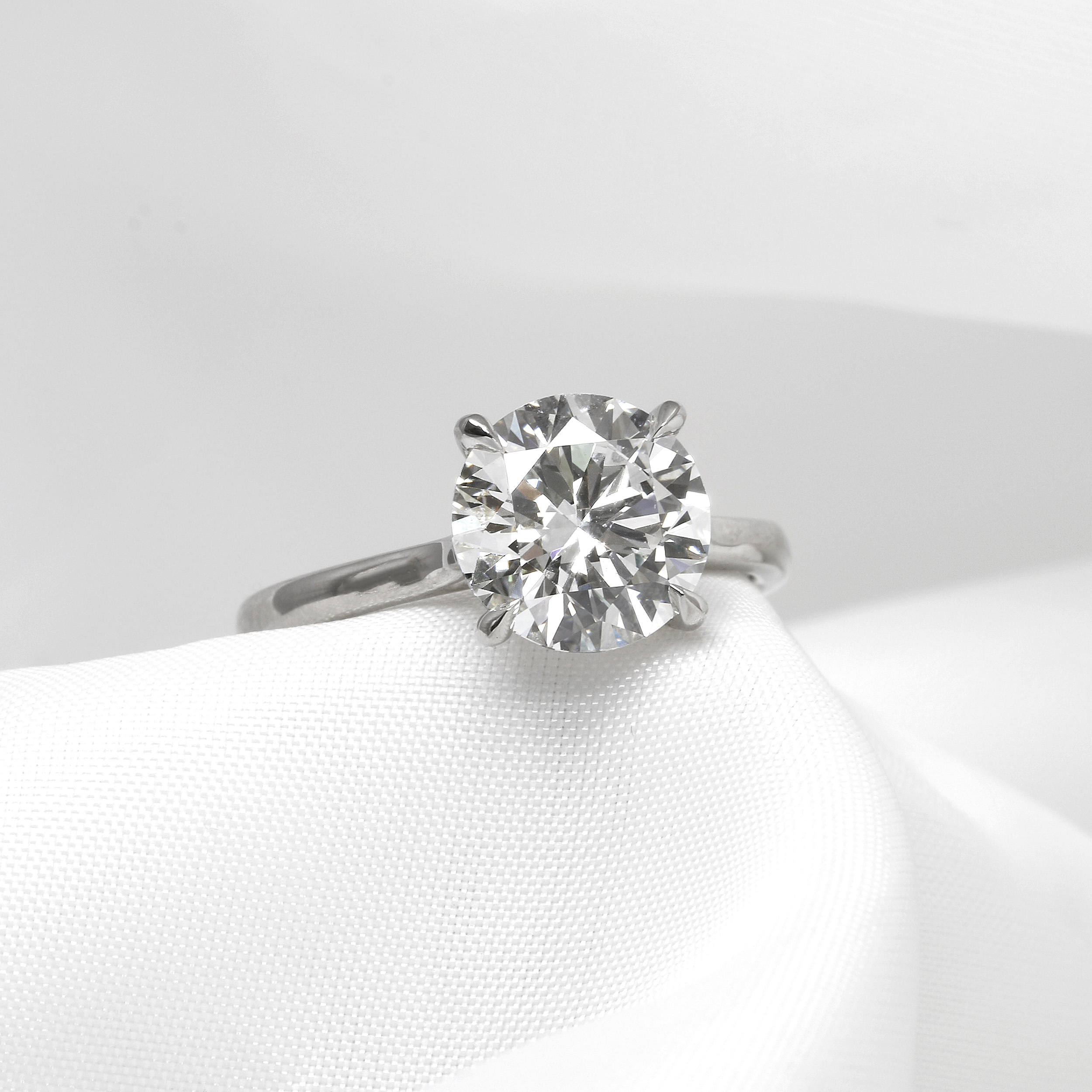 Laboratory Created 3.00ct Daimond Solitaire Ring in Platinum