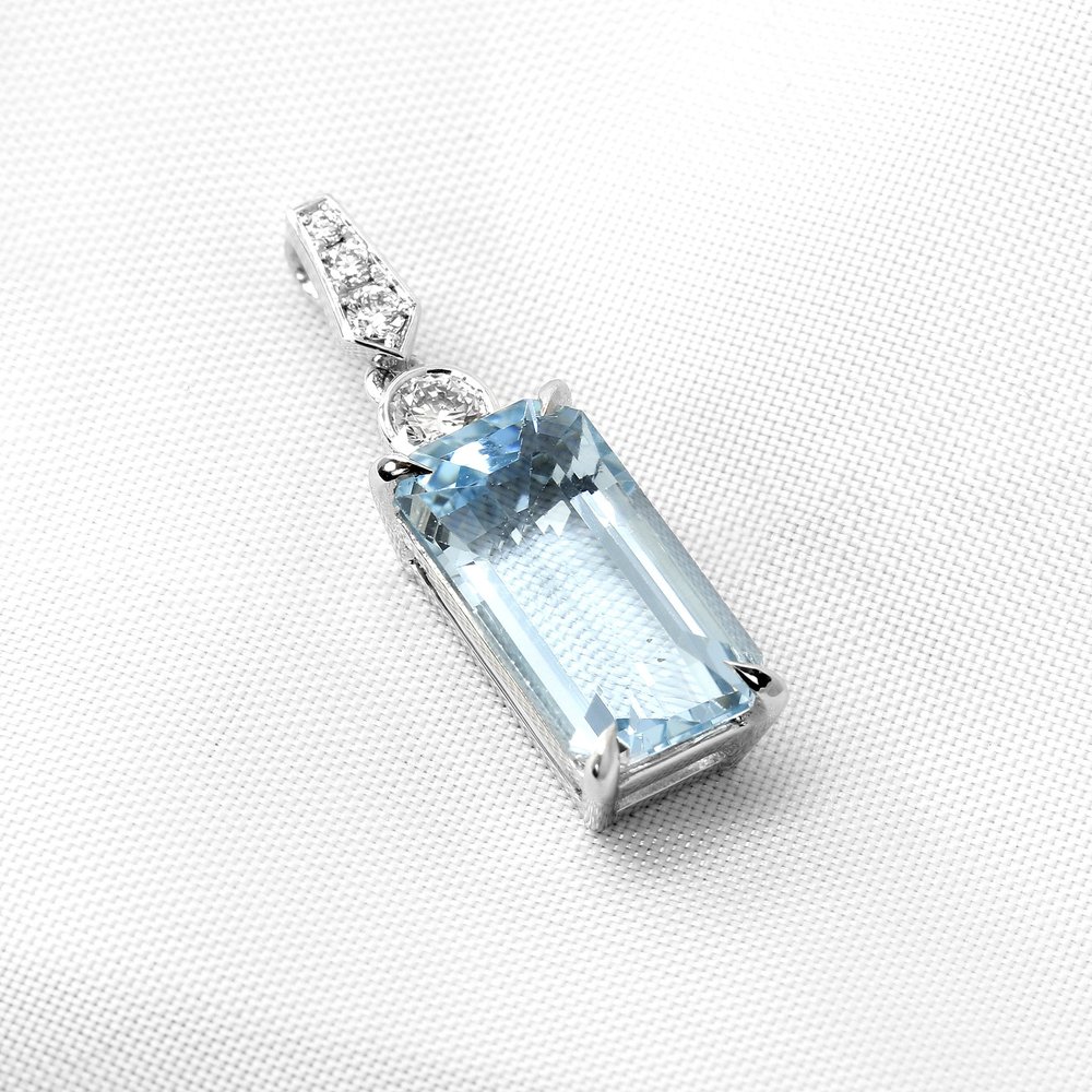 December 2023 - Aquamarine & Diamonds in White Gold