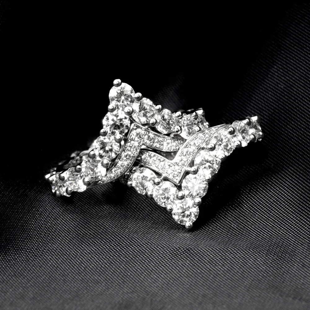 December 2023 - Diamonds in Platinum