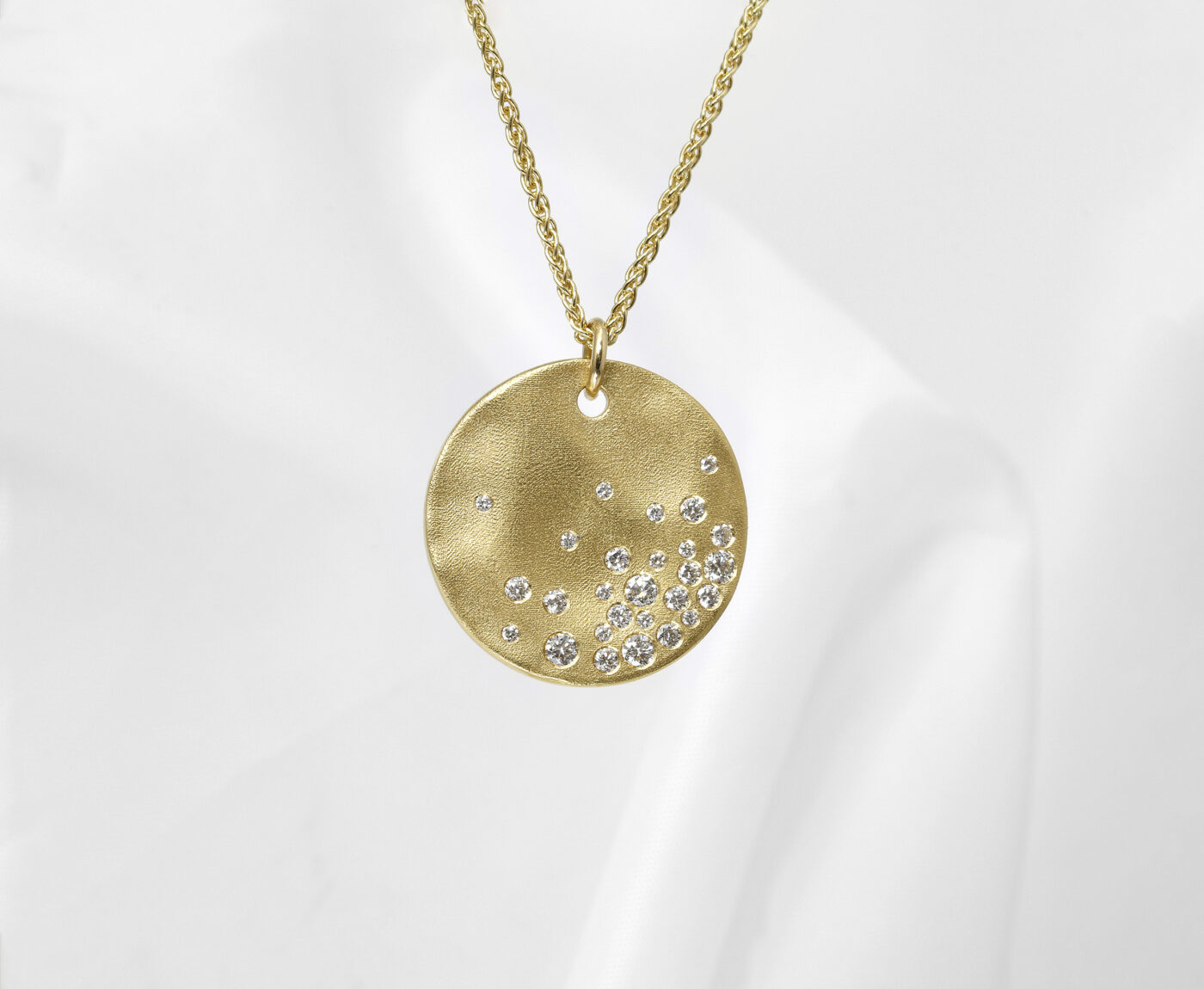18ct Large Molten Disc pendant with Diamonds