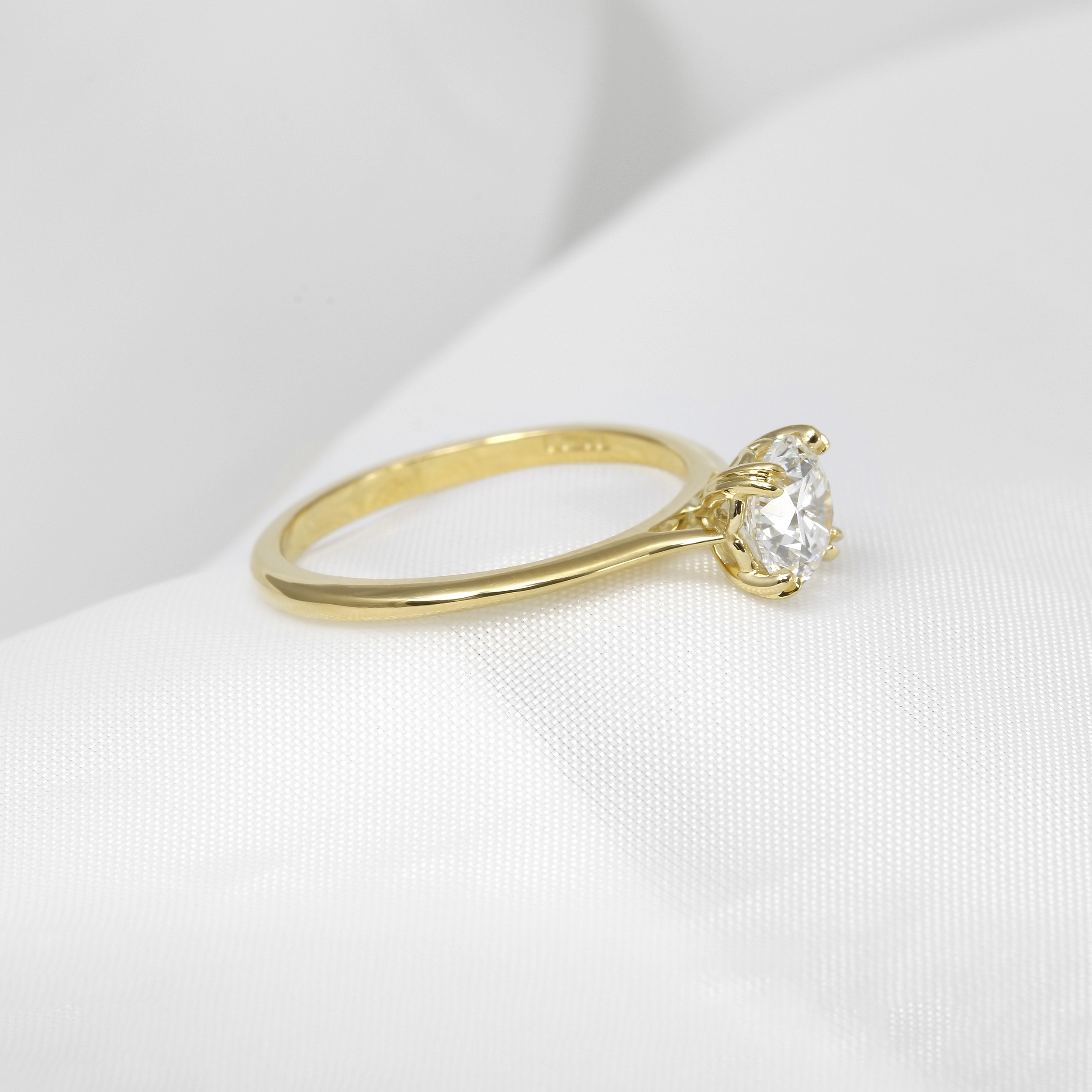 1.00ct Laboratory Created Diamond Solitaire Ring in 18ct Yellow Gold