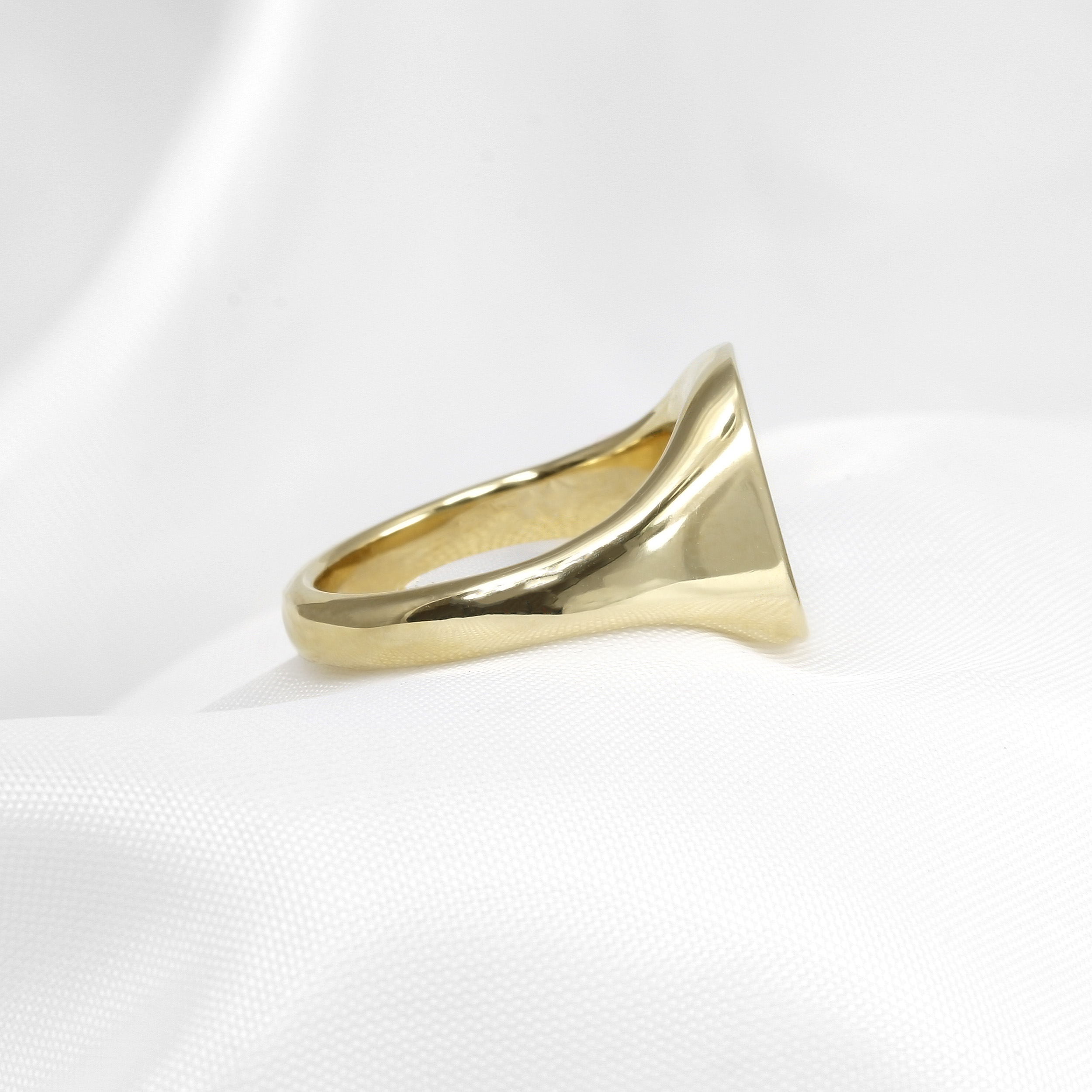12 x 10mm Cushion Signet Ring in 9ct Yellow Gold