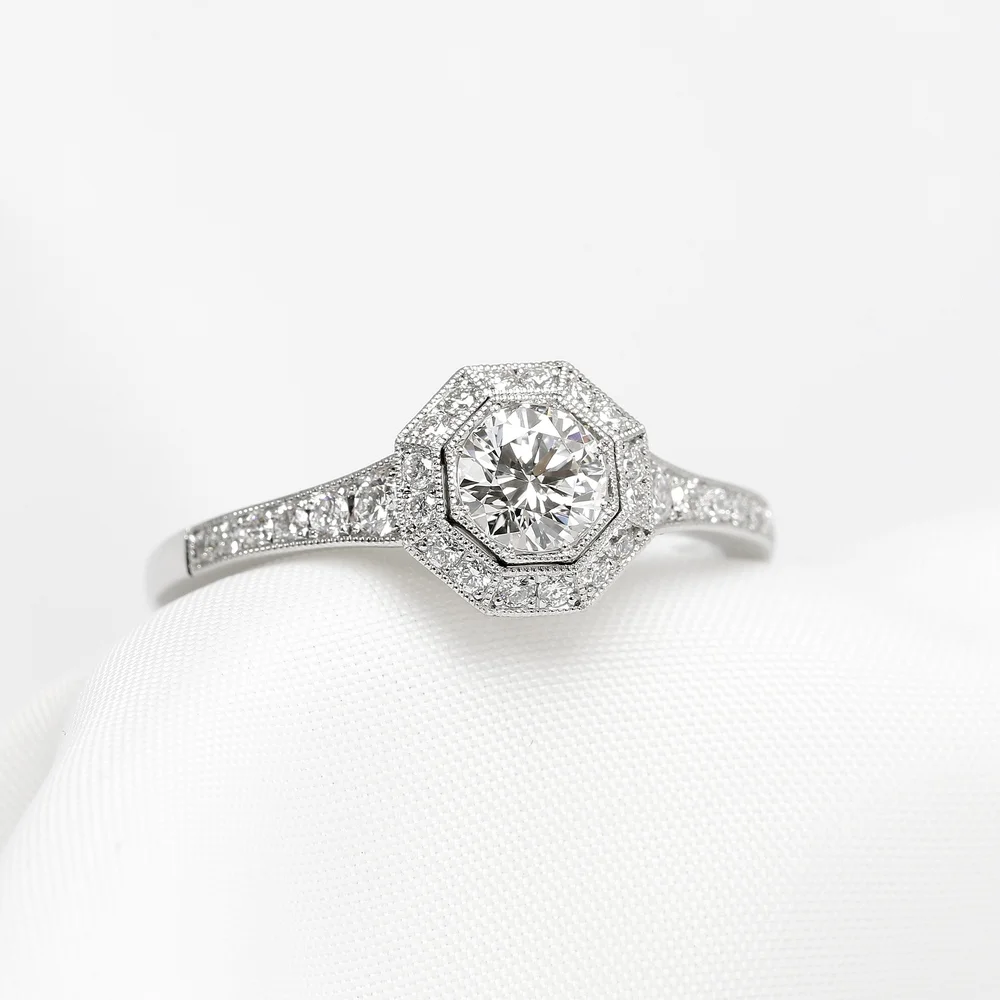 November 2022 - Round Brilliant Diamonds in Platinum