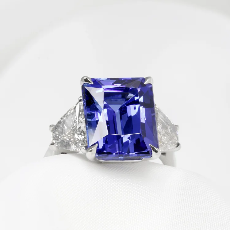 September 2022 - Tanzanite and Diamonds in Platinum
