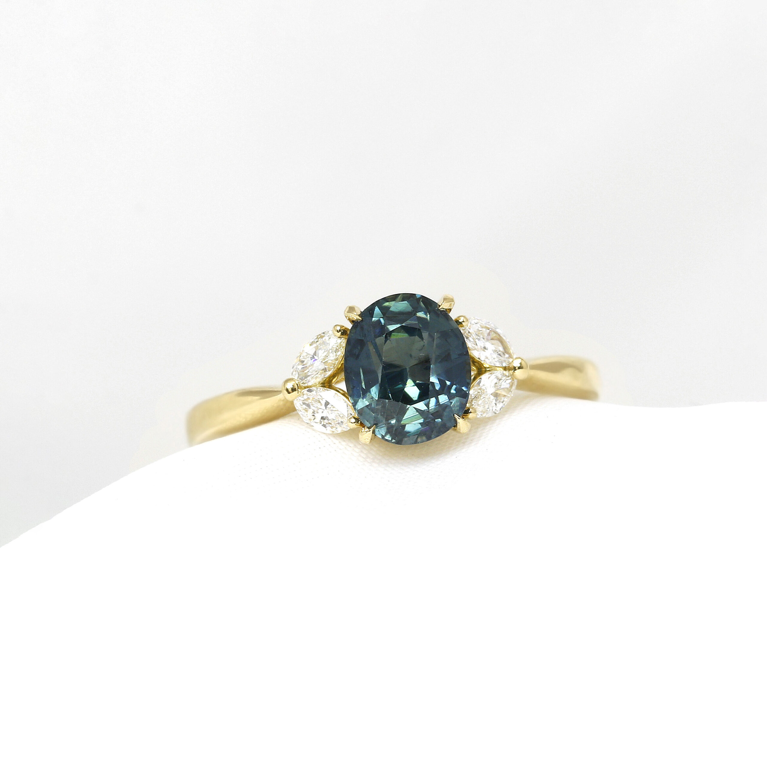Oval Teal Sapphire and Diamond Ring in 18ct Yellow Gold