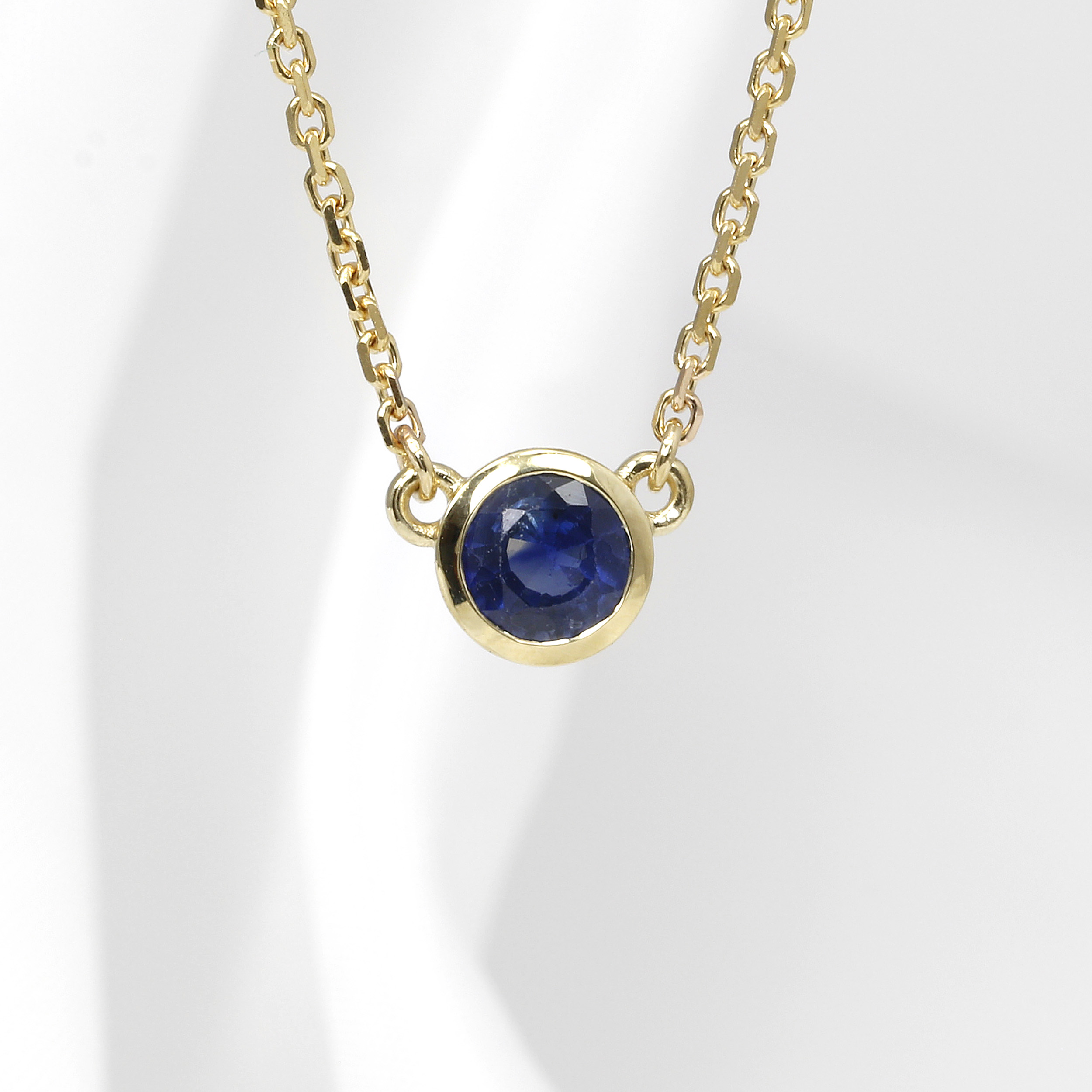 0.54ct Solitaire Sapphire Necklace in 9ct Yellow Gold
